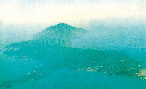 Святая Гора Афон из иллюминатора самолёта.
